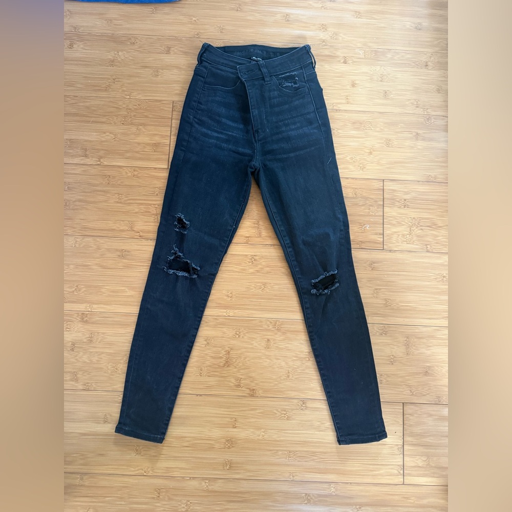 American Eagle Outfitters Black Ripped Skinny Jeans Short Leg Cut.